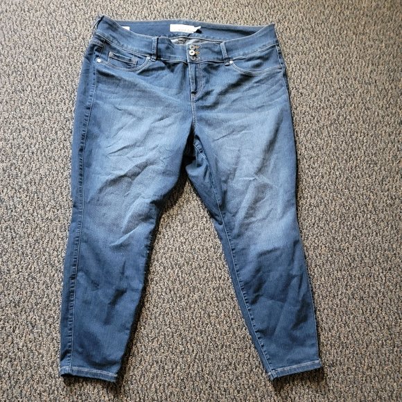Torrid Super Comfy Stretch Jean Jegging Size 22 - Picture 2 of 14